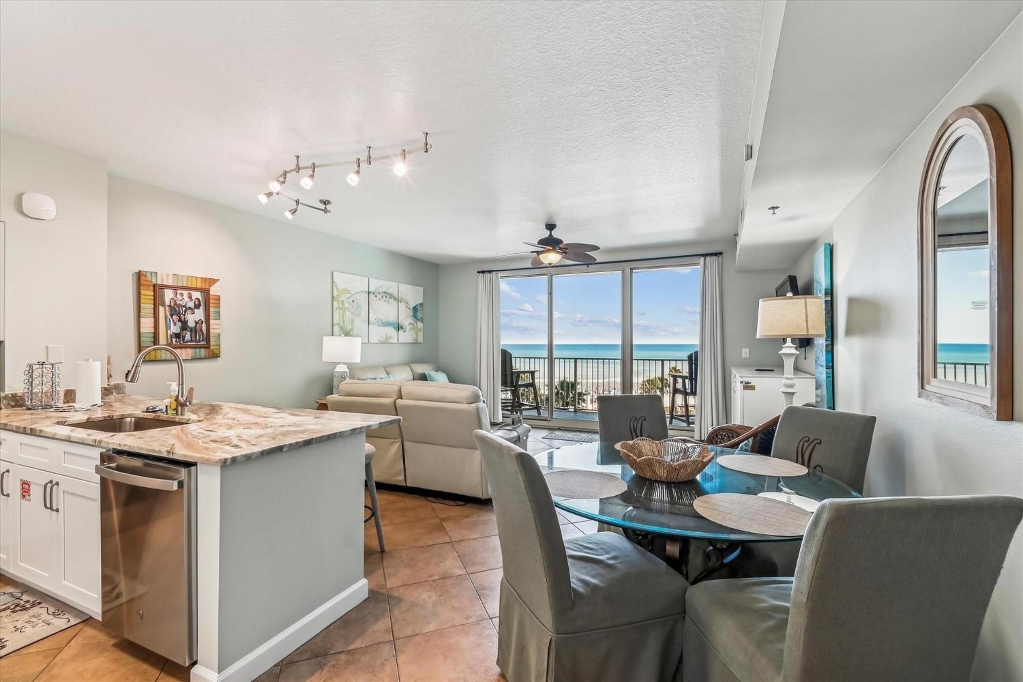 Apartment Shores Of Panama 521 - 2 Bedroom Bunks Sleeps 6, Reserved Parking!